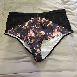 New Without Tags torrid black lace rose pattern panty Size 3X
